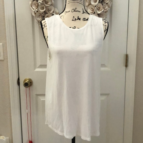 a new day Tops - a new day white crew neck sleeveless tee